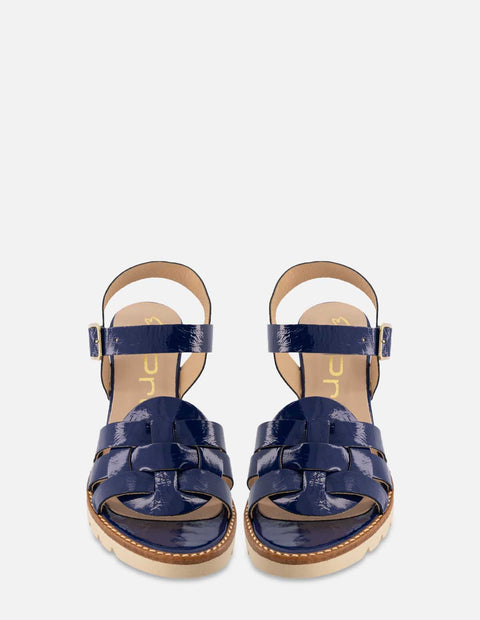 Sandalia en piel charol papiro color azul para mujer