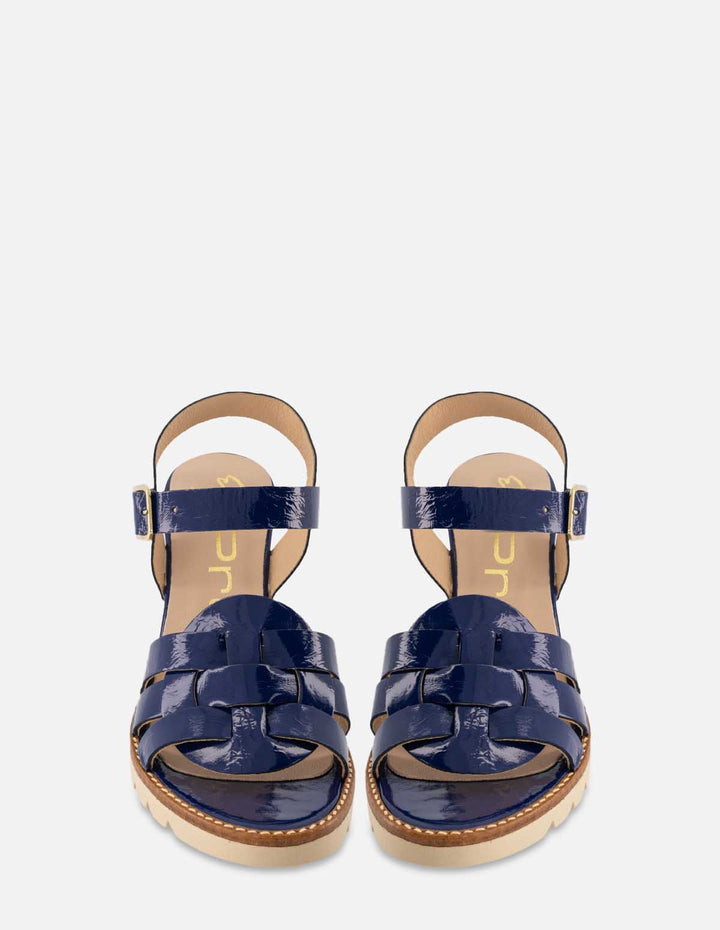 Sandalia en piel charol papiro color azul para mujer