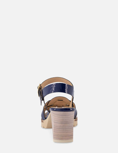 Sandalia en piel charol papiro color azul para mujer