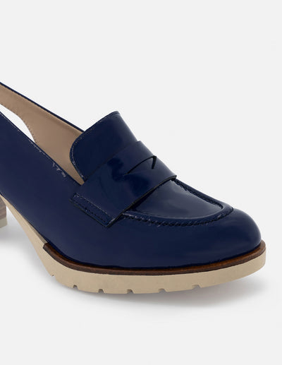 Mocasin de piel charol color marino para mujer con tacón tipo madera