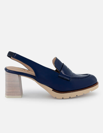 Mocasin de piel charol color marino para mujer con tacón tipo madera