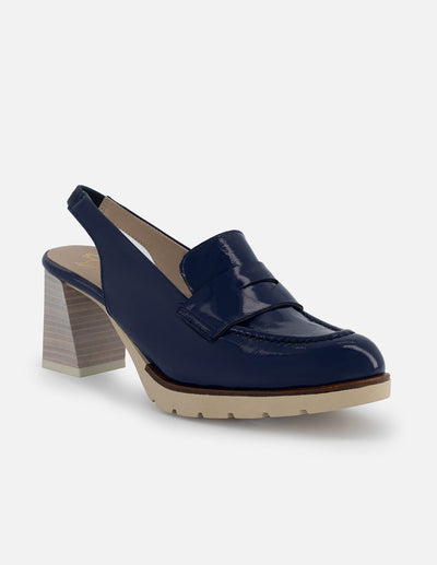 Mocasin de piel charol color marino para mujer con tacón tipo madera