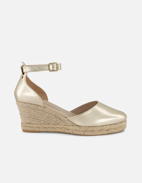 Alpargata cuña en yute color oro para mujer con acabado metalizado