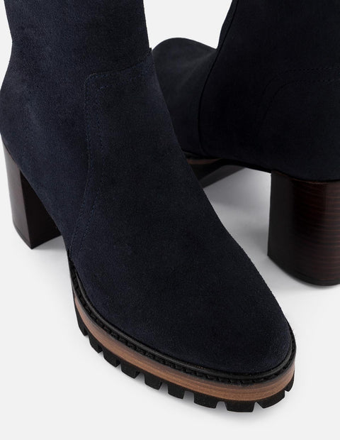 Botines azul ante de mujer suela tipo combat ultraligera