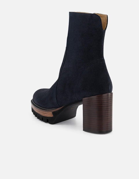 Botines azul ante de mujer suela tipo combat ultraligera