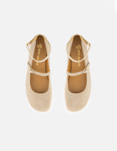 Mercedes beige ante para mujer con pulsera en el tobillo