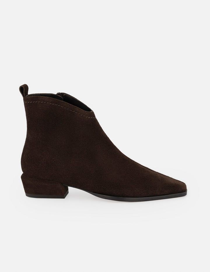 Botines café ante para mujer con costura superior visible