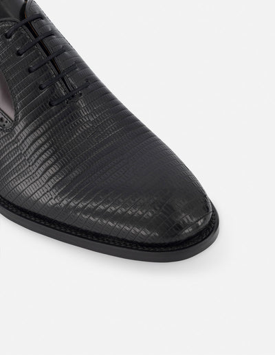 Oxford de piel color negro con detalles en grabado tipo tejus y florantik para hombre.