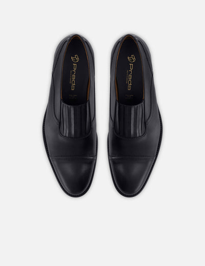 Mocasín slip on de piel color negro para hombre