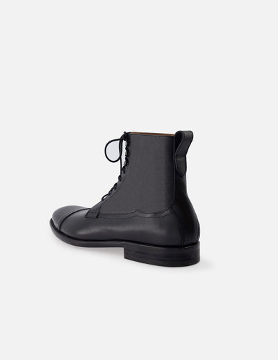Botin de cordones en piel bombeada color negro  para hombre