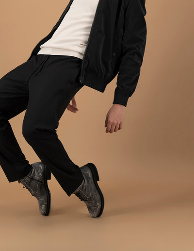 Botin de cordones en piel napa color lodo con detalles de ensombrecido para hombre