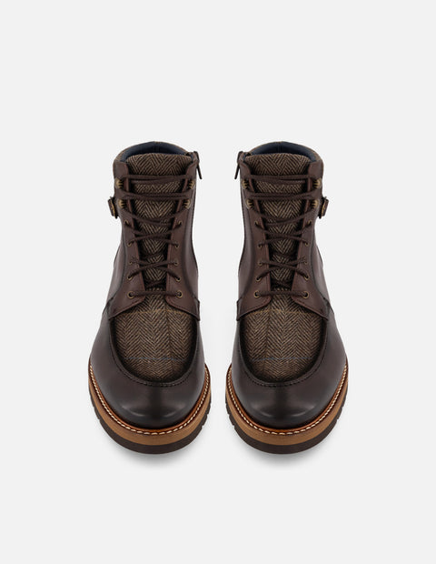 Botines café piel y textil para hombre con hebilla lateral