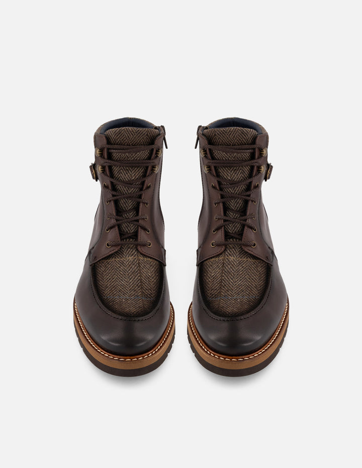 Botines café piel y textil para hombre con hebilla lateral