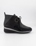 Botines negro ante charol para mujer con combinación de materiales