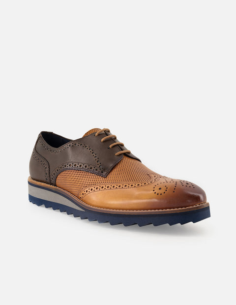 Blucher en piel napa color cuero con sombreado y picado María para hombre
