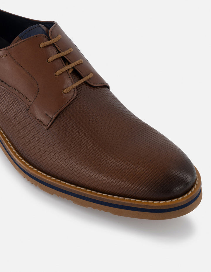 Blucher en piel napa picada color cuero para hombre