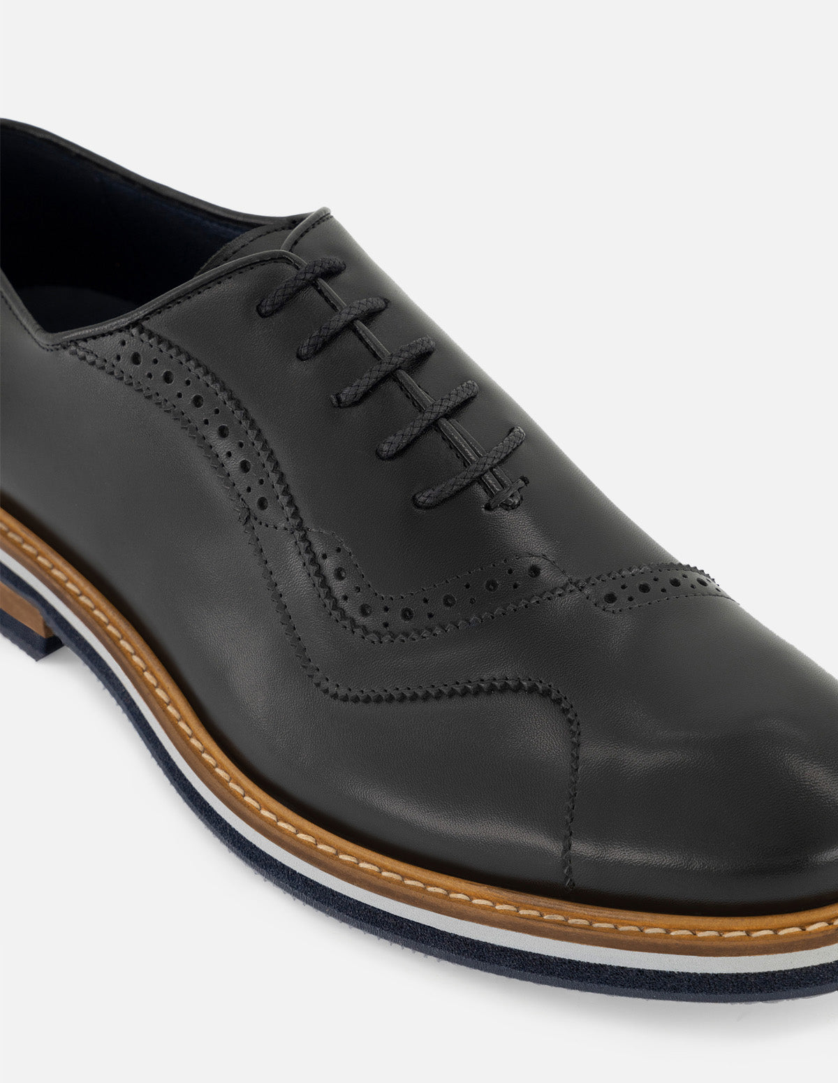 Oxford en piel napa color negro para hombre