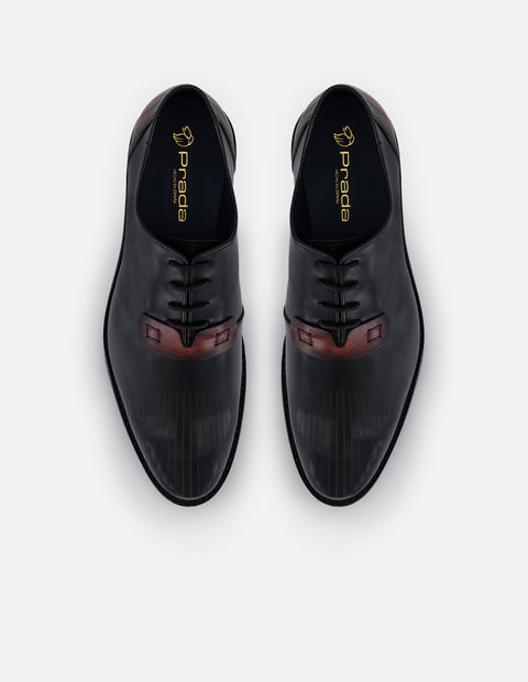 Zapato Oxford negro en piel para hombre con contraste vino