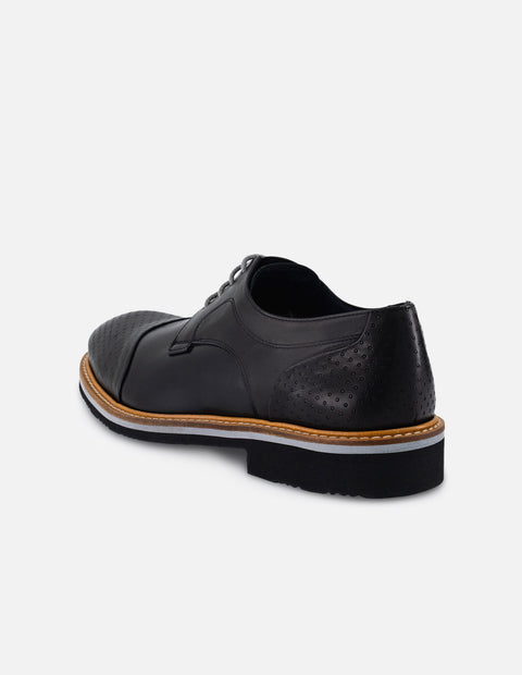 Zapato Blucher negro en piel para hombre con suela de goma