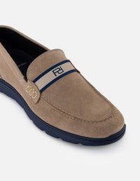 Mocasines beige con contraste azul y suela ultraligera para hombre
