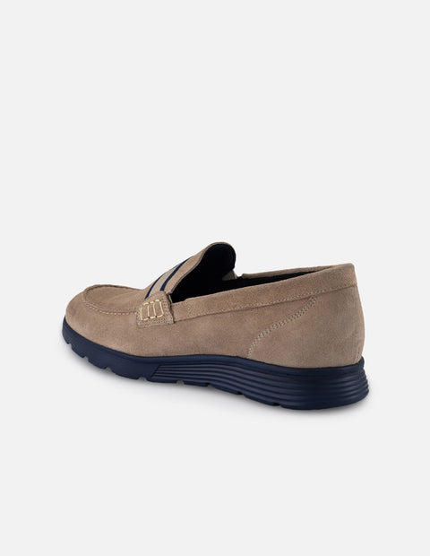 Mocasines beige con contraste azul y suela ultraligera para hombre