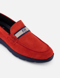 Mocasines rojo en ante para hombre con contraste azul