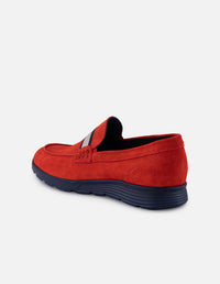 Mocasines rojo en ante para hombre con contraste azul