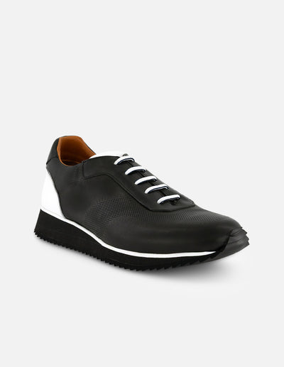 Tenis negros en piel para hombre con talón blanco