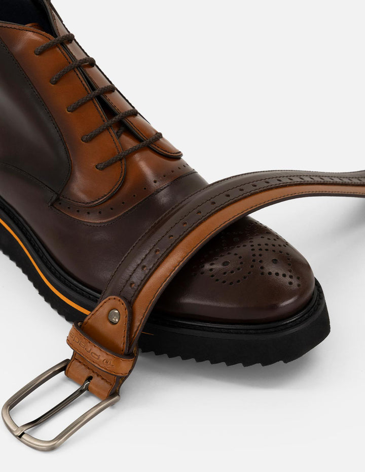 Botines café de piel para hombre con picado María