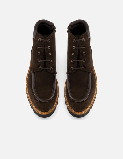Botines café de ante para hombre con detalle acolchado