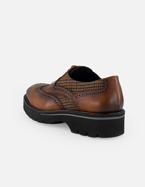 Zapato Blucher color cuero con suela comfort light para hombre