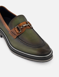Mocasines verde de piel napa con borde plateado para hombre