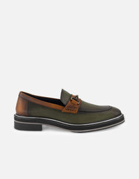 Mocasines verde de piel napa con borde plateado para hombre