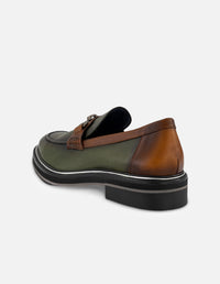 Mocasines verde de piel napa con borde plateado para hombre