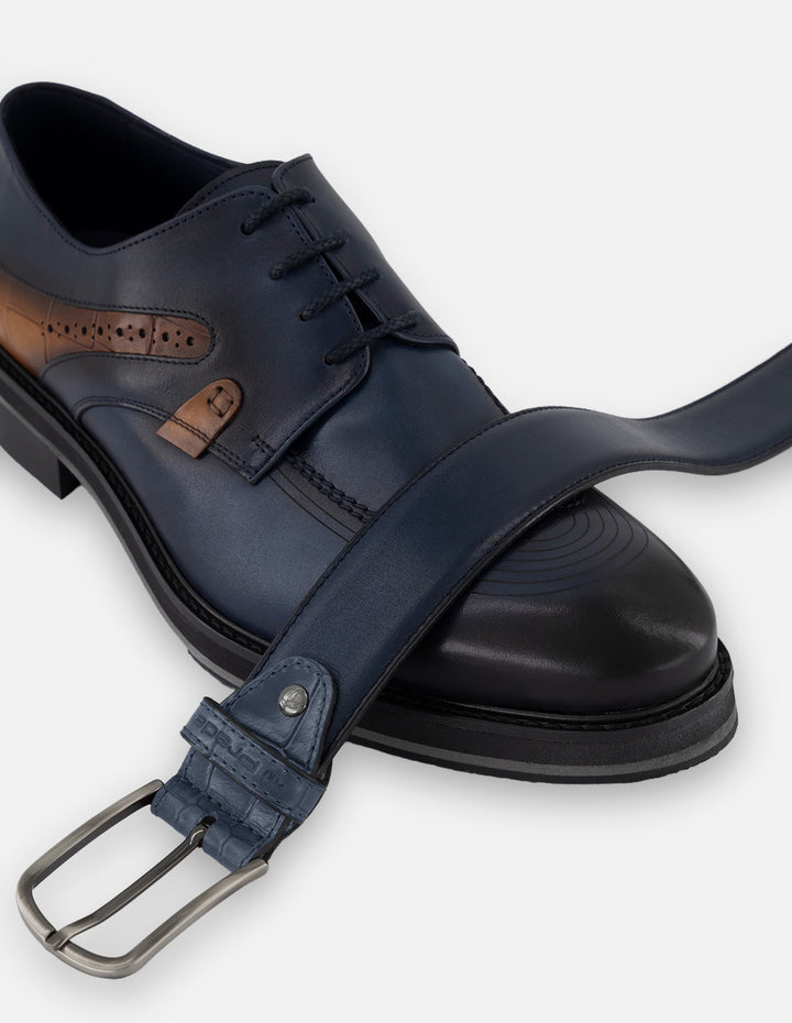 Zapato Blucher azul con grabado coco y sombreado para hombre