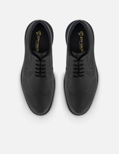 Zapato Blucher negro de piel con picado María en el empeine para hombre