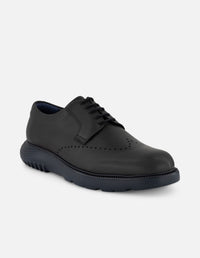 Zapato Blucher negro de piel con picado María en el empeine para hombre