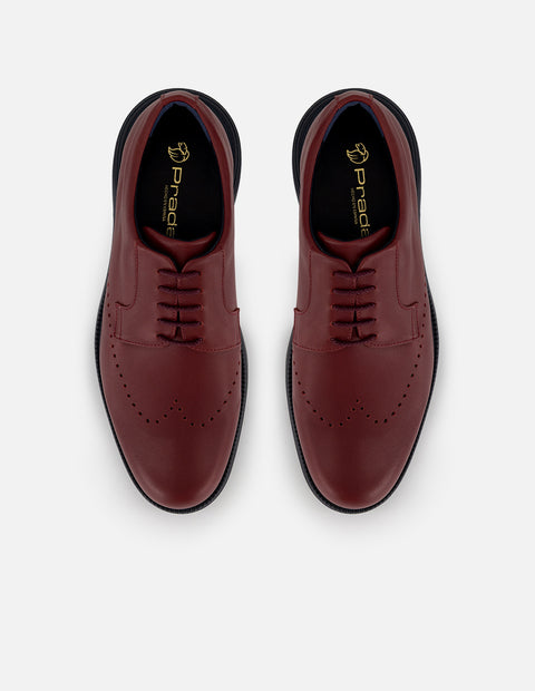 Zapato Blucher vino de piel con picado María para hombre