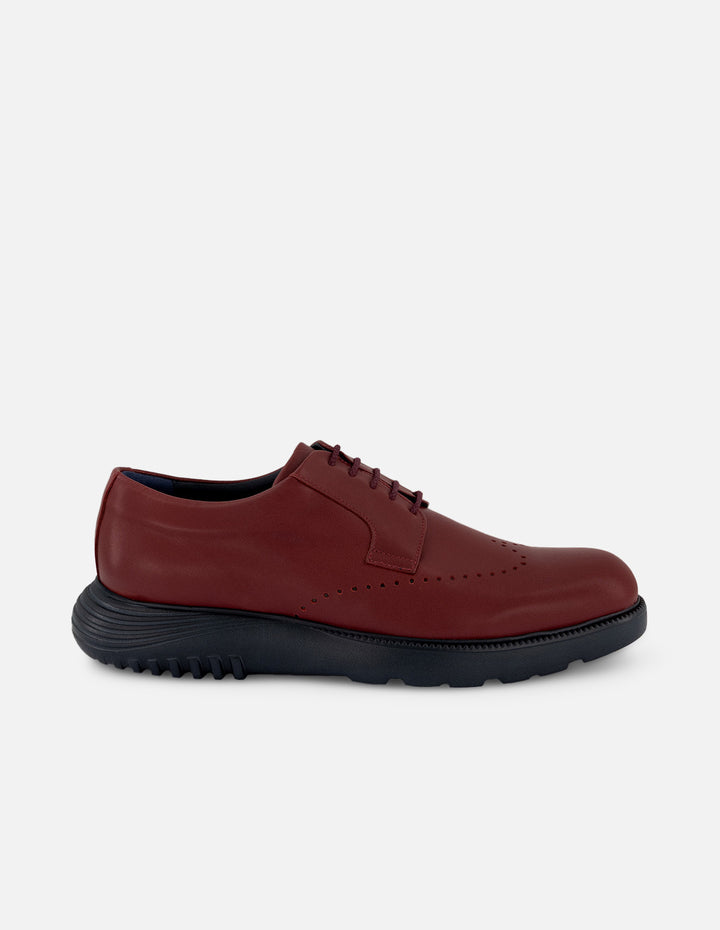Zapato Blucher vino de piel con picado María para hombre