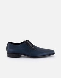 Zapato blucher azul en ante grabada para hombre con acabado aterciopelado