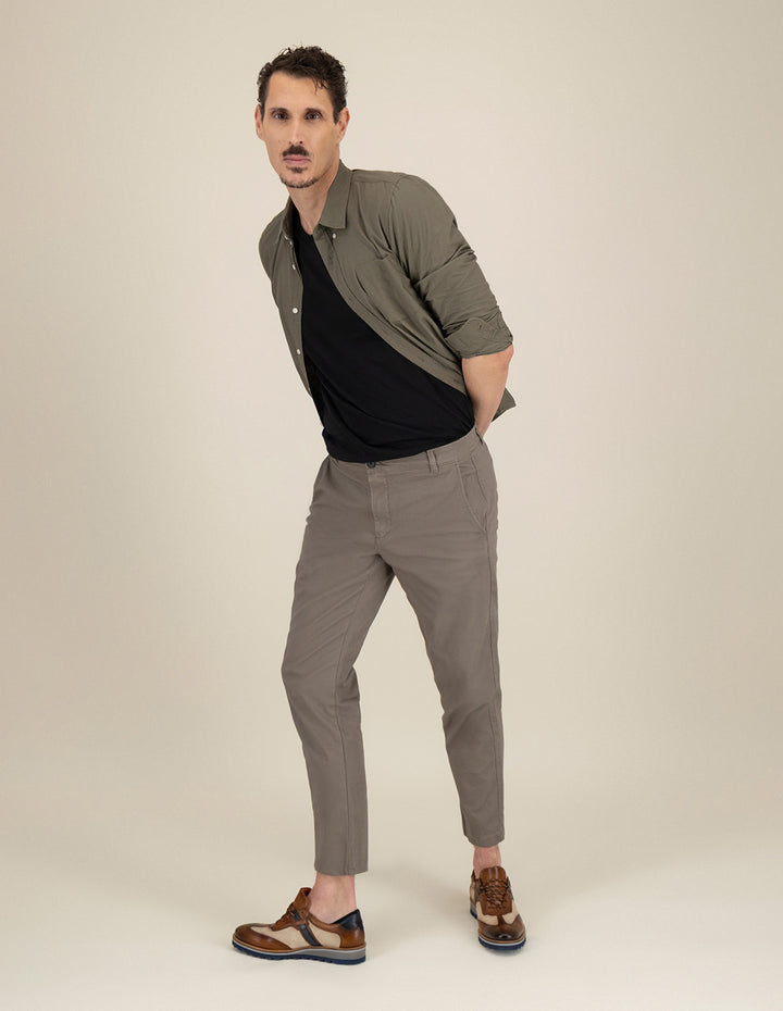 Zapato Inglés con combinación de piel y textil en color café para hombre