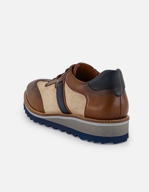 Zapato Inglés con combinación de piel y textil en color café para hombre