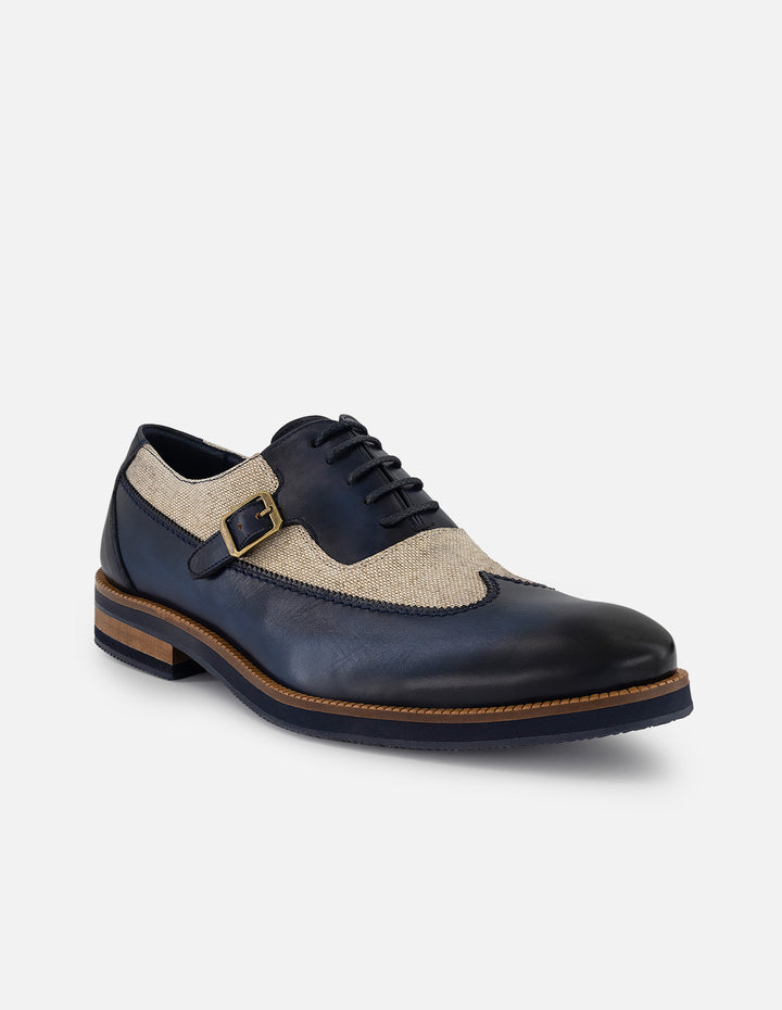 Zapato inglés con combinación de piel y textil en color azul para hombre