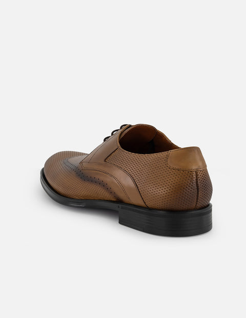 Zapato blucher con picado y sombreado en piel color café para hombre