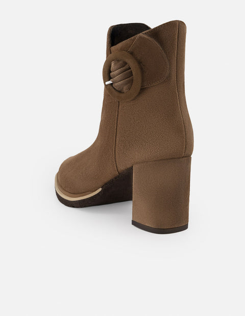 Botines café ante para mujer con hebilla lateral