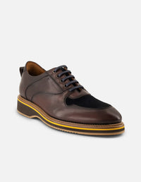 Zapato inglés vino en piel ante para hombre con combinación de materiales