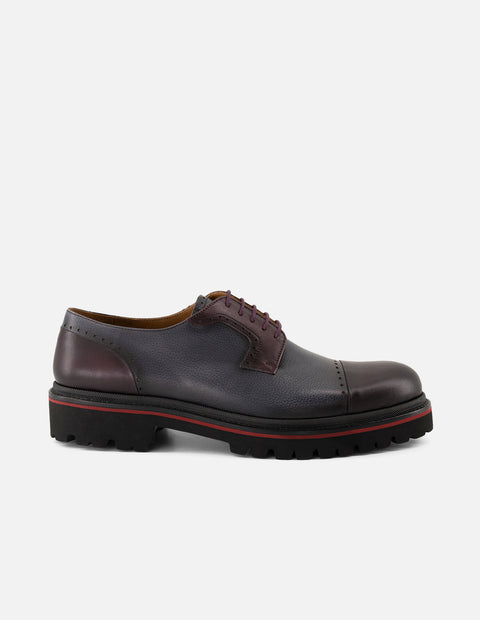 Zapato Blucher vino piel napa para hombre con picado y suela tipo combate