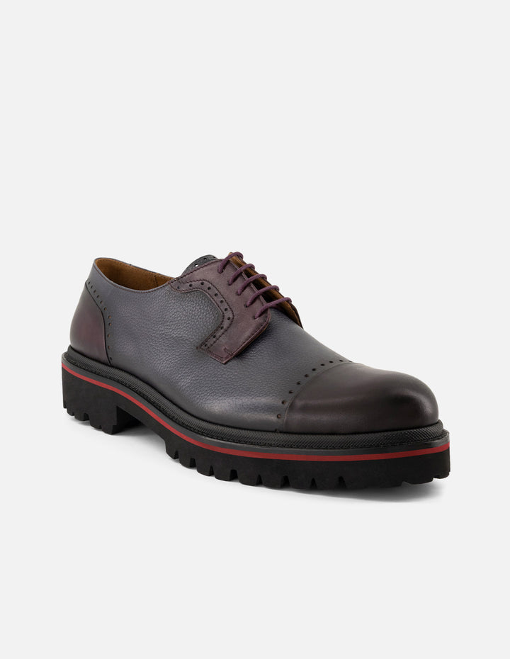 Zapato Blucher vino piel napa para hombre con picado y suela tipo combate