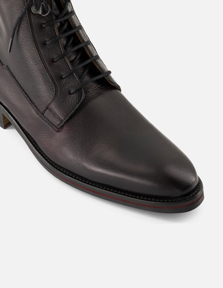 Botines vino de piel para hombre con detalles artesanales