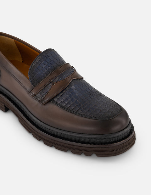 Mocasines café en piel para hombre grabado tipo coco